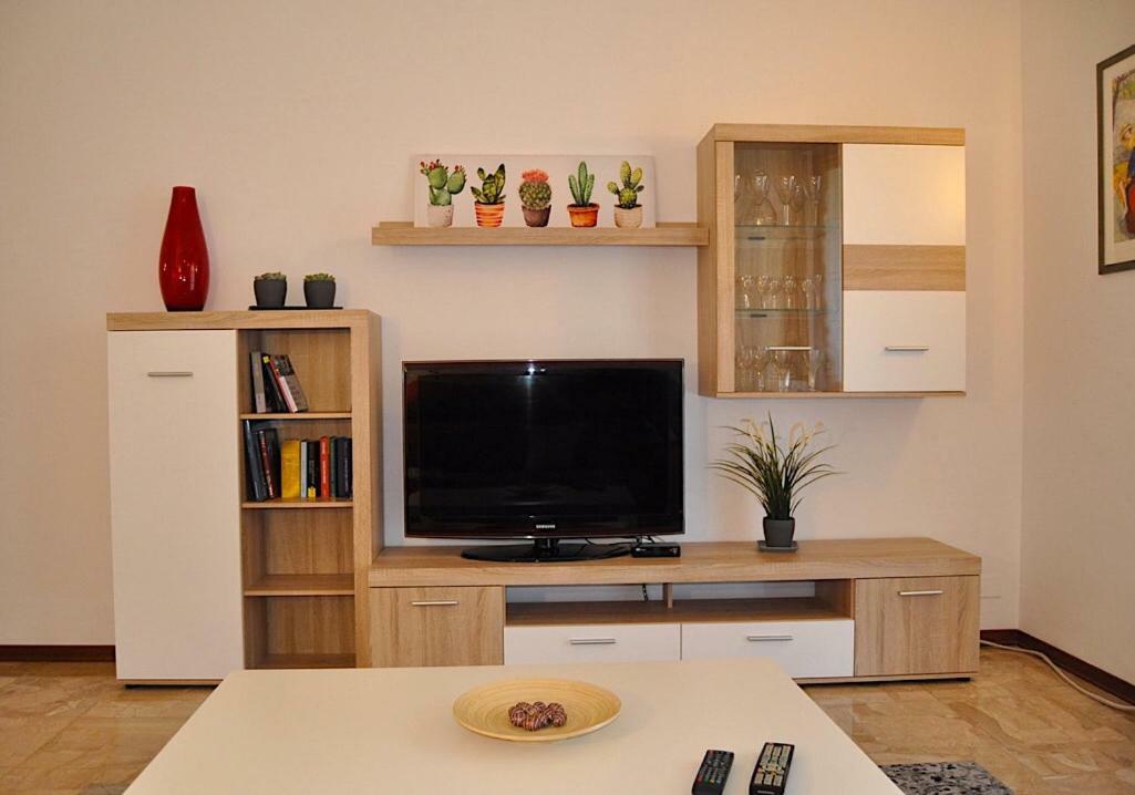 La Casa Di Sarita Apartment ปาเวีย ภายนอก รูปภาพ