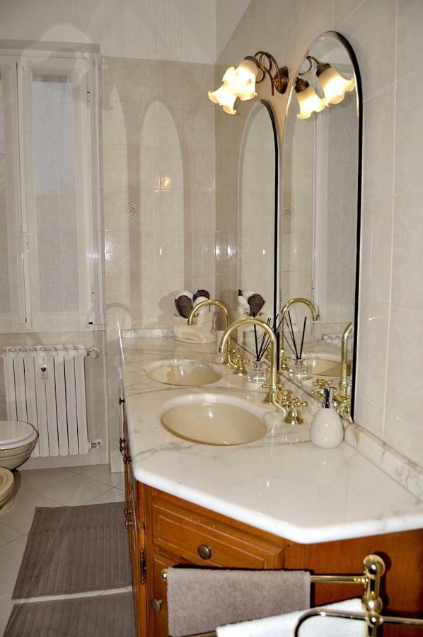 La Casa Di Sarita Apartment ปาเวีย ภายนอก รูปภาพ